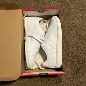 New in box womens size 7 Nike court Royale shoes